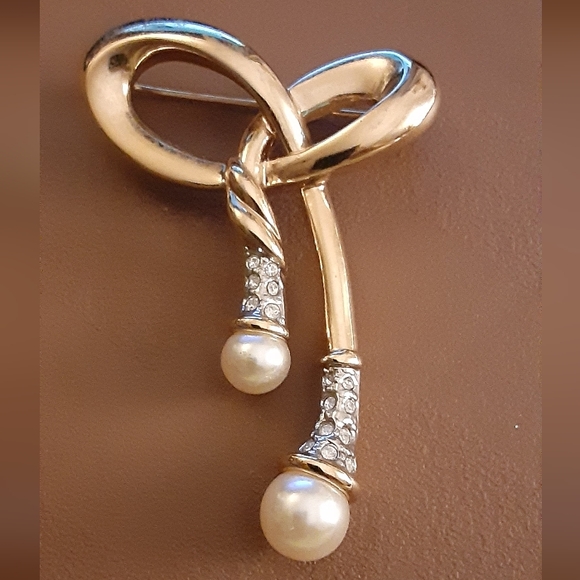 String Brooch Gold Tone with Crystal Accents. 3 for $20 - Picture 1 of 3